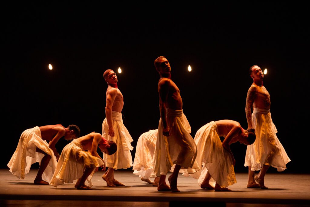 Legendary mixed gender dance company Grupo Corpo perform a excerpt from "Gira" in it's UK premiere at the Edinburgh Playhouse as part of the Edinburgh International Festival. Photo credit: Andrew Perry