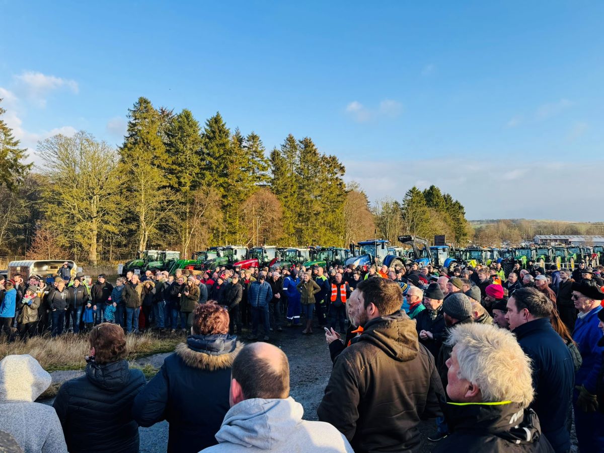 Scottish tractor rally of almost 200 farmers in protest over Labour’s family farm tax - Scottish Field