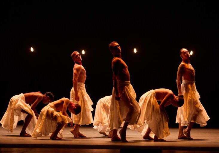 Legendary mixed gender dance company Grupo Corpo perform a excerpt from "Gira" in it's UK premiere at the Edinburgh Playhouse as part of the Edinburgh International Festival. Photo credit: Andrew Perry